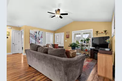 468  Pickett St, Plymouth, WI 53073 - Photo 7