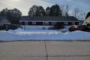 954 S 36th St, Manitowoc, WI 54220 - Photo 1