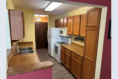 5200 S Tuckaway Blvd #111, Greenfield, WI 53221 - Photo 7