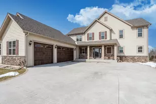 N88W18648 Duke St, Menomonee Falls, WI 53051 - Photo 1