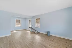 2101 W Fairmount Ave, Milwaukee, WI 53209 - Photo 5