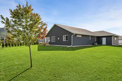 1605  Waxwing Ln, Holmen, WI 54636 - Photo 7