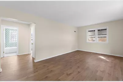 2114 S 80th St, West Allis, WI 53219 - Photo 9