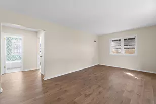 2114 S 80th St, West Allis, WI 53219 - Photo 9