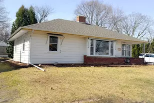 2405 S 83rd St, West Allis, WI 53219 - Photo 3