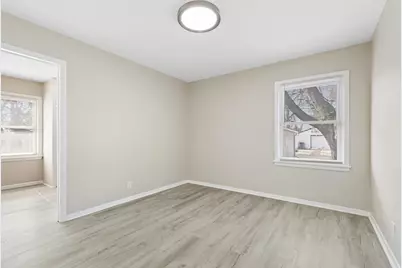 4459 S New York Ave, Saint Francis, WI 53235 - Photo 9