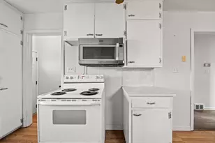 1901 74th Pl, Kenosha, WI 53143 - Photo 7