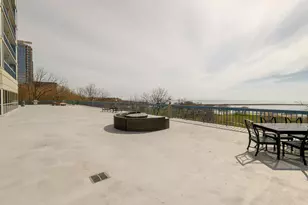 1660 N Prospect Ave, Milwaukee, WI 53202 - Photo 27