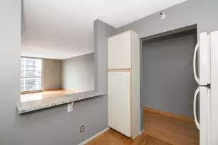 1660 N Prospect Ave, Milwaukee, WI 53202 - Photo 15