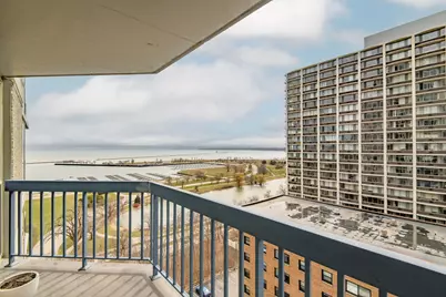 1660 N Prospect Ave #1406, Milwaukee, WI 53202 - Photo 9