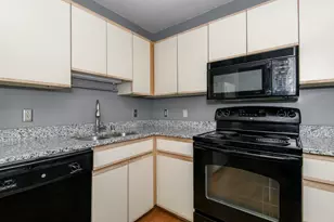 1660 N Prospect Ave, Milwaukee, WI 53202 - Photo 13