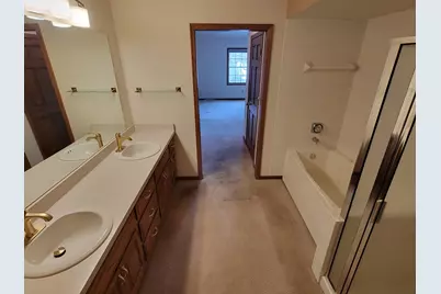 1925  Springbrook N - #D, Waukesha, WI 53186 - Photo 17