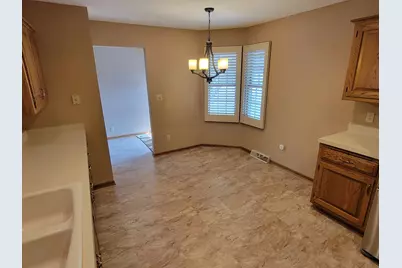 1925  Springbrook N - #D, Waukesha, WI 53186 - Photo 13