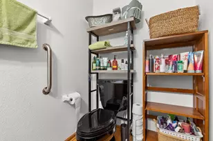 N21W24327 Cumberland Dr, Pewaukee, WI 53072 - Photo 19