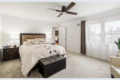 8179 S Forest Hills Cir, Franklin, WI 53132 - Photo 13