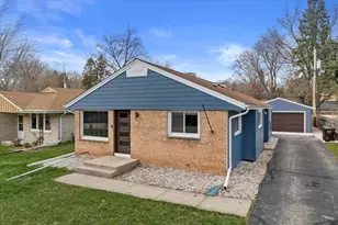 714 W Montclaire Ave, Glendale, WI 53217 - Photo 1