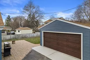 714 W Montclaire Ave, Glendale, WI 53217 - Photo 23