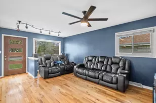 714 W Montclaire Ave, Glendale, WI 53217 - Photo 5