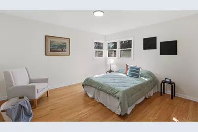 9032 N Regent Rd, Bayside, WI 53217 - Photo 13