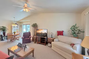 4530 Oaktree Ct, Manitowoc, WI 54220 - Photo 5