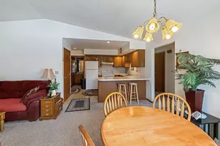 4530 Oaktree Ct, Manitowoc, WI 54220 - Photo 11