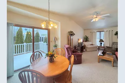 4530  Oaktree Ct #4532, Manitowoc, WI 54220 - Photo 7