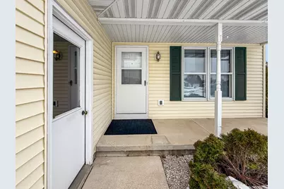 4530  Oaktree Ct #4532, Manitowoc, WI 54220 - Photo 3