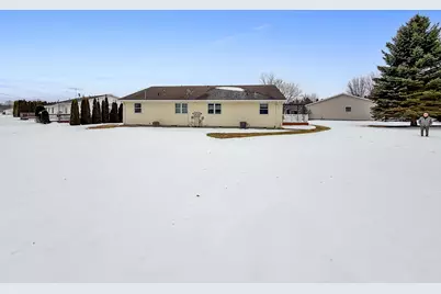 4530  Oaktree Ct #4532, Manitowoc, WI 54220 - Photo 25