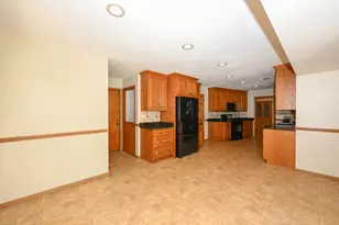11920 W Arthur St, West Allis, WI 53227 - Photo 19