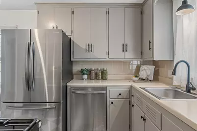 8824 W Locust St, Milwaukee, WI 53222 - Photo 7