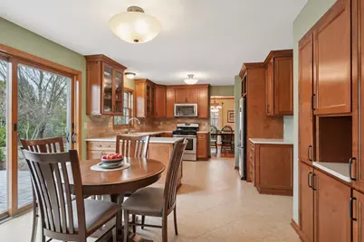 312 W Lilac Ln, Grafton, WI 53024 - Photo 5