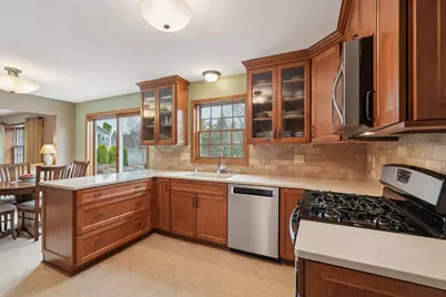 312 W Lilac Ln, Grafton, WI 53024 - Photo 3