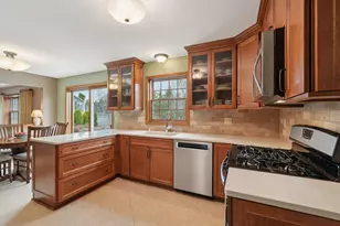 312 W Lilac Ln, Grafton, WI 53024 - Photo 3