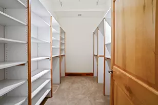 1313 N Franklin Pl, Milwaukee, WI 53202 - Photo 21