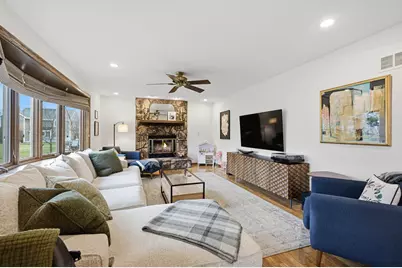 4390 S Longview Dr, New Berlin, WI 53151 - Photo 13