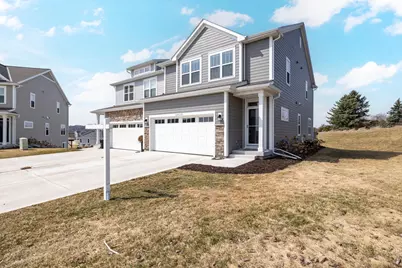 N67W25382  Breckenridge Ct, Sussex, WI 53089 - Photo 1