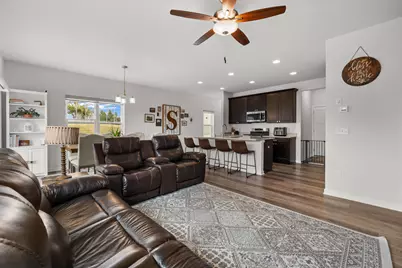 N67W25382  Breckenridge Ct, Sussex, WI 53089 - Photo 3