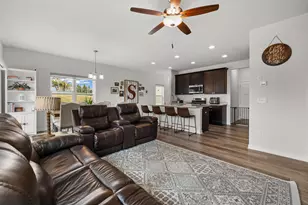 N67W25382 Breckenridge Ct, Sussex, WI 53089 - Photo 3