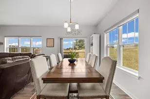 N67W25382 Breckenridge Ct, Sussex, WI 53089 - Photo 9