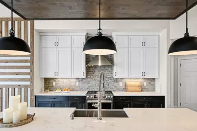 N65W15789  Fox Meadow Dr, Menomonee Falls, WI 53051 - Photo 5