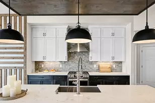 N65W15789 Fox Meadow Dr, Menomonee Falls, WI 53051 - Photo 5