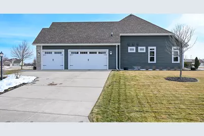 N65W15789  Fox Meadow Dr, Menomonee Falls, WI 53051 - Photo 37