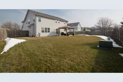 558  Yosemite Ave, Hartford, WI 53027 - Photo 7