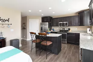 558 Yosemite Ave, Hartford, WI 53027 - Photo 3