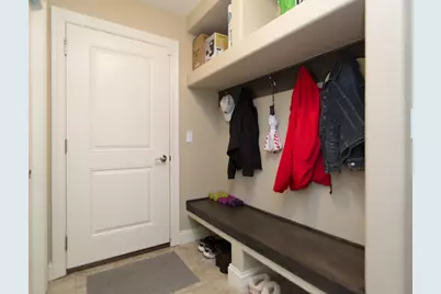 558  Yosemite Ave, Hartford, WI 53027 - Photo 13