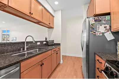 1915 N Water St #303, Milwaukee, WI 53202 - Photo 9