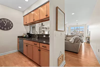 1915 N Water St #303, Milwaukee, WI 53202 - Photo 15