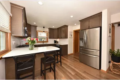 341 N Story Pkwy, Milwaukee, WI 53208 - Photo 17