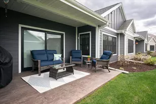 329 River Point, La Crosse, WI 54601 - Photo 3