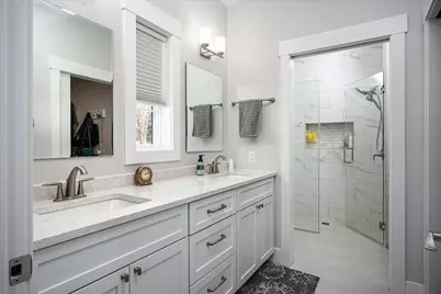 329  River Pt, La Crosse, WI 54601 - Photo 7